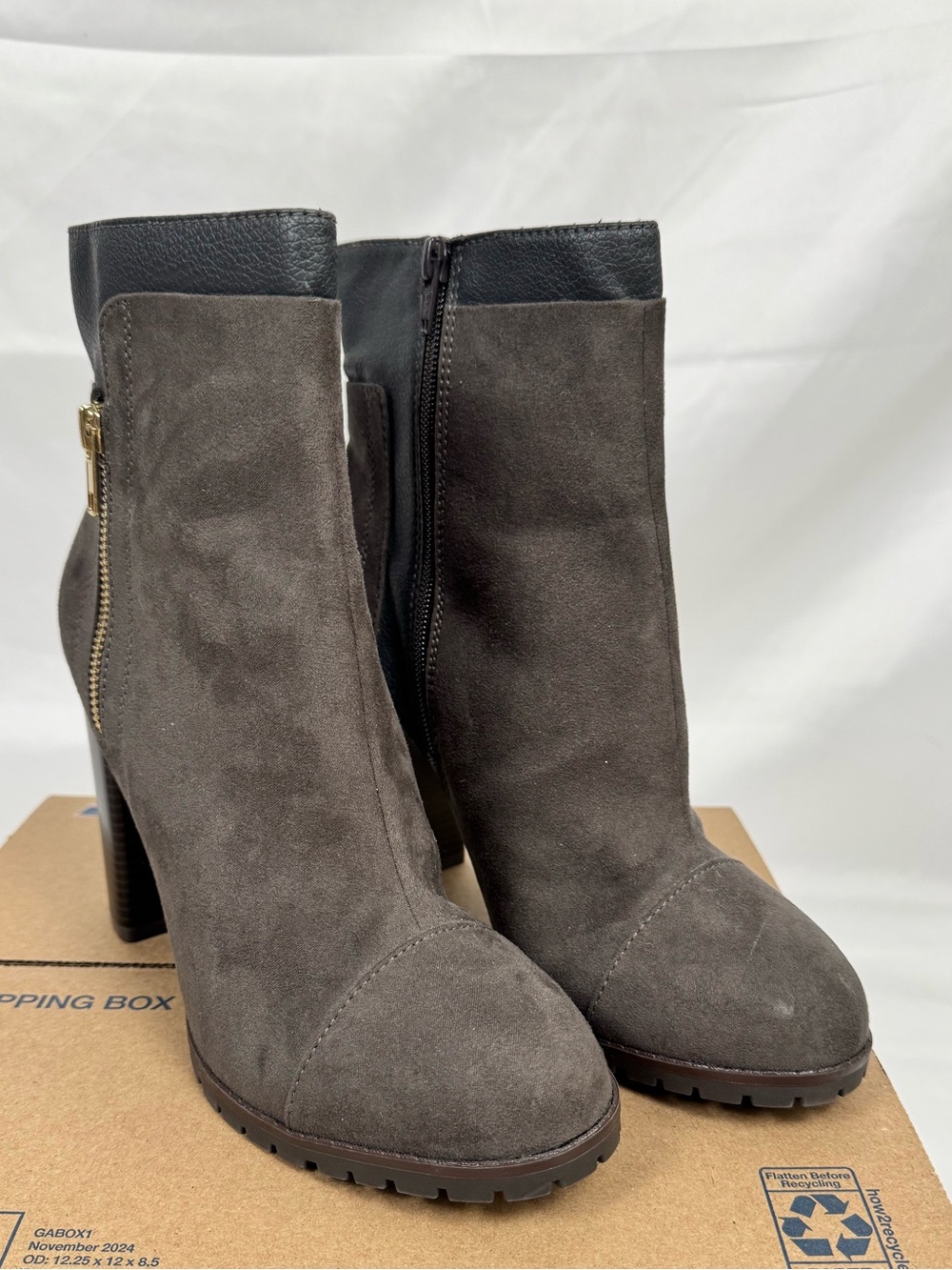 Juicy Couture Charcoal Gray Chunky Heel Ankle Boots Size 9
